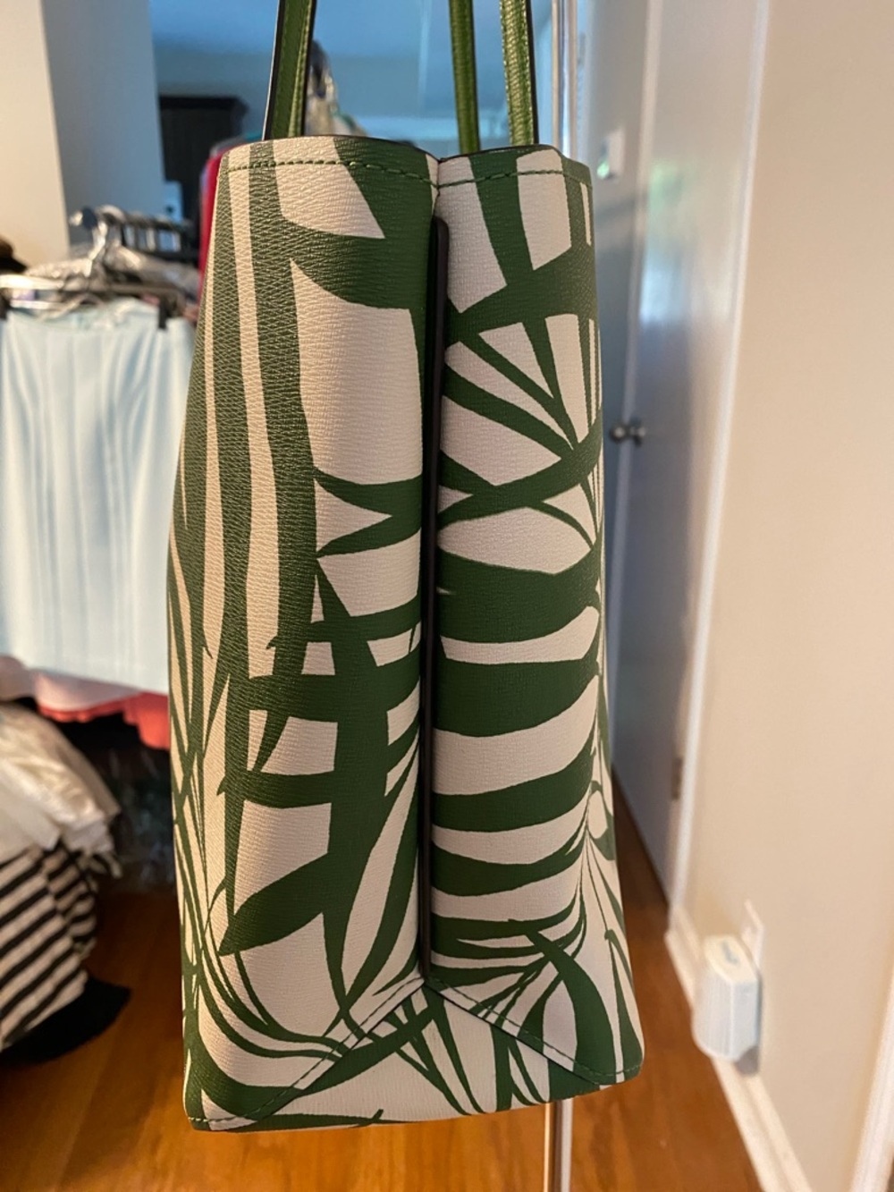 Kate Spade Large Tote - Picture 4 of 8